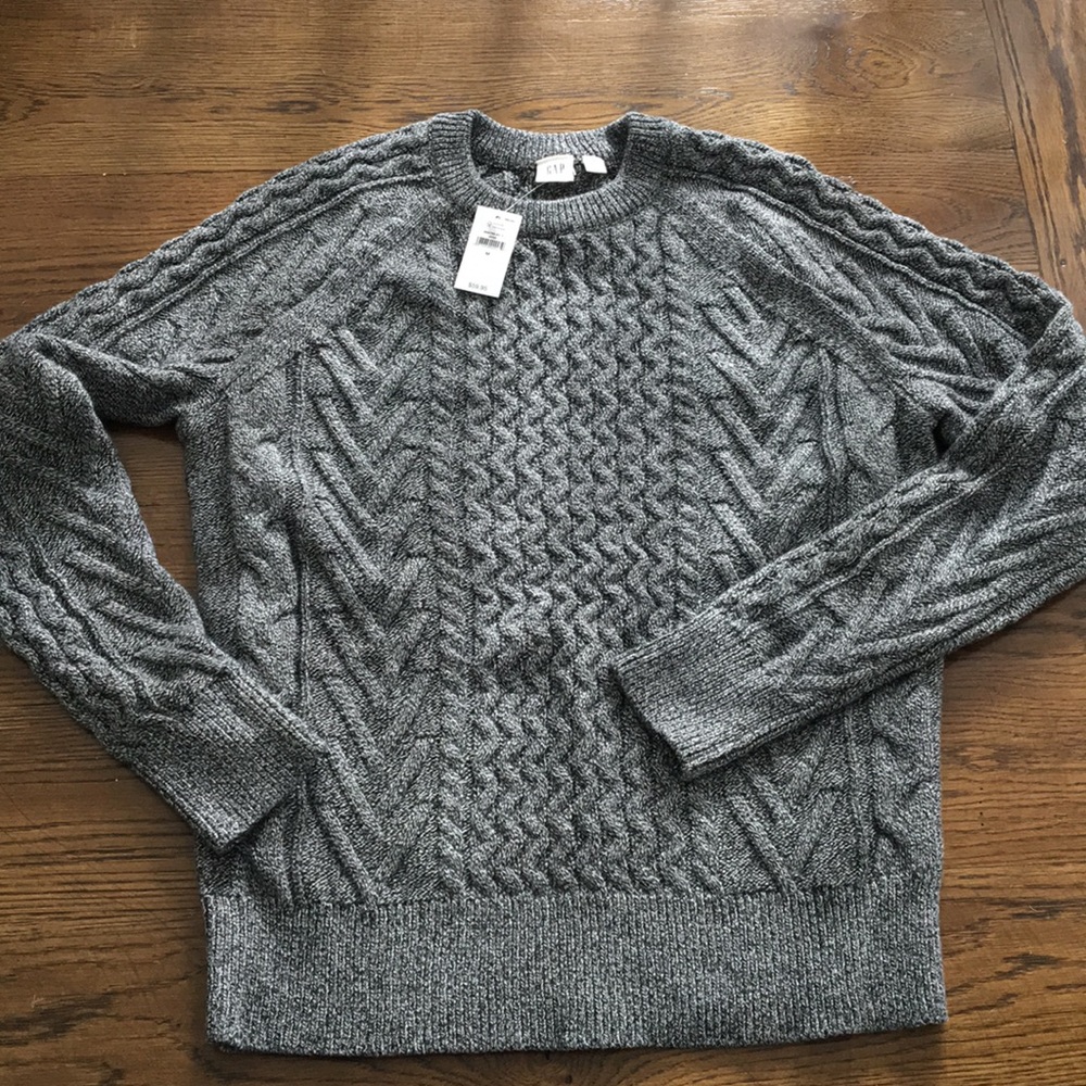 GAP NWT cable knit sweater